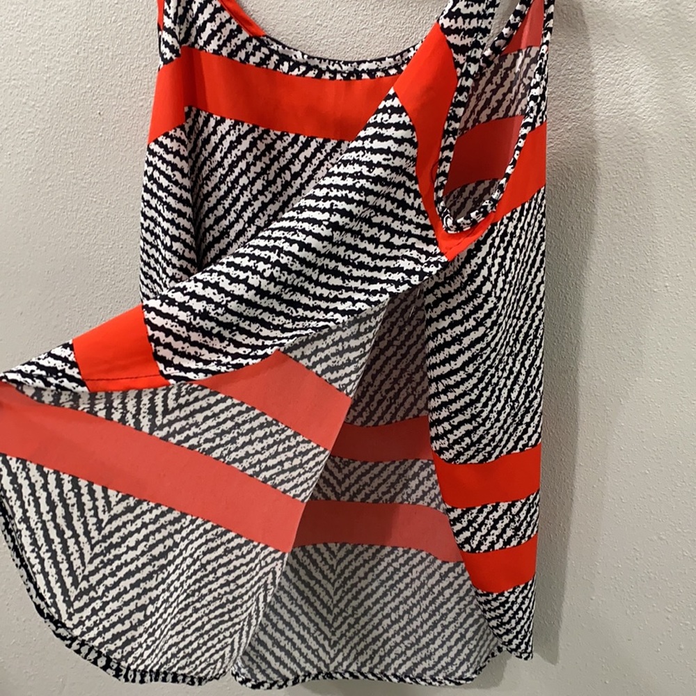 Patterned Summer Tank - Picture 3 of 3